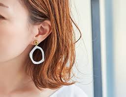 items アイテム phoebe フィービィー 有機的な表情のシルエットは 今季トレンドのデザインです ピアス のような見え感で着用ができるのもマグネットピアスの魅力です ピアス イヤリング アクセサリー