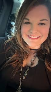 Lori Hague's Instagram, Twitter & Facebook