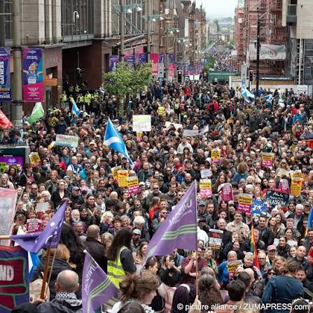 📷Thousands of demonstrators took part in protests in cities across the UK,  including Belfast, Brighton, Glasgow, Liverpool and Sheffield on Saturday  (June 13). Rallies organized by groups against migration from the far-right
