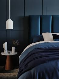 vispring bed in donkerblauwe slaapkamer donkerblauw slaapkamers slaapkamer donkere slaapkamer