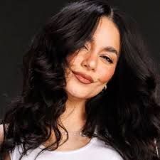 ✨ Thread #HudgensInMovies ✨ Filme: A Fera (Beastly) Personagem: Lindy Taylor  Lançamento: 2011