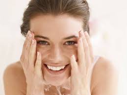 Mengurangkan pengeluaran minyak atau sebum dalam kulit. Nak Kulit Wajah Yang Halus Licin Amalkan Guna 5 Bahan Alami Ni