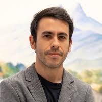 Jenny Quiroga's Instagram, Twitter & Facebook