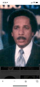 August 9, 1983. Peter Jennings became the sole anchor and senior editor of  evening news program “World News Tonight”