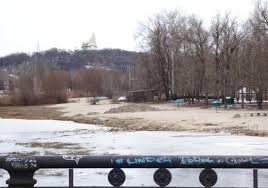 Смотрите предложения продажи недорогих частных домов до 10 тысяч долларов с актуальной ценой, фото и. Glubina Vorskly Na Centralnom Plyazhe Sokratilas Vdvoe Reka Zasorilas Poltava Vgorode Ua