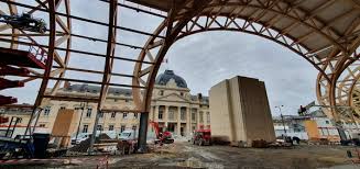 Le bâtiment a été conçu par le cabinet d'architectes wilmotte & associés. Grand Palais Ephemere Un Batiment Demontable En Bois Pour