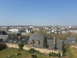 Vous n'êtes pas résident mais vous souhaitez acheter en france la banque va se concentrer sur votre projet. Immobilier Le Mans 3e Ville La Plus Prisee De France Pour Acheter Sa Maison Actu Le Mans