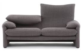 Der stoff zweisitzer monza überzeugt mit diesen eigenschaften und sieht dabei noch gut aus. 675 Maralunga Sofa Zweisitzer Cassina Leder Scozia Weiss Amerikanischer Nussbaum Cassina 675 Maralunga Sofa Zweisitzer 69