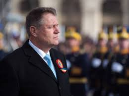 Presedintele romaniei are in mare parte, potrivit constitutiei, atributii de politica externa, atributiile sale de politica interna fiind doar pe. Foto Presedintele Klaus Iohannis VÄƒzut Si Fotografiat De Turisti La Schi Romania Libera