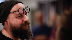 Radny PiS przyszedł na wystawę, ale drag queen nie spotkał