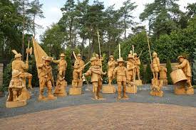 Soit le tronc brut (ou la pièce de bois) n'a rien de remarquable : Conseils Essentiels Pour Commencer La Sculpture Sur Bois Terre Des Arts