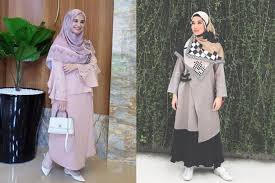 Datang ke acara yang formal, kamu bisa tiru gaya zaskia ini. Adu Gaya Fashion Hijab Zaskia Sungkar Vs Shireen Sungkar Sister Goals Yang Sama Sama Stylish Semua Halaman Stylo