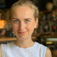 Anna Staszak's Instagram, Twitter & Facebook