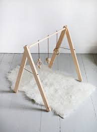 Spielbögen machen ab einem alter von 3 bis 4 monaten sinn für dein baby. Baby Spielbogen Selber Machen Die Anleitung