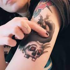 These products contain professional tattoo supplies, like tattoo needles and tattoo ink, for diy hand poke tattoos or stick n poke tattoos. Tattoo Artist 19 Shows Off Bulging Ink Sack Formed Under Freshly Injected Design Daily Star
