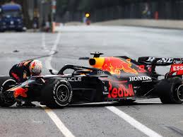 Le damos la bienvenida a la formula 1 en nuestro canal con un video #especial : F1 Gp Baku Clamoroso Incidente Di Verstappen Bandiera Rossa A Due Giri Dal Termine