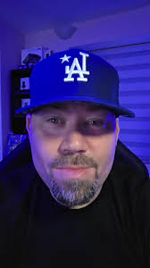 #stitch with @Julie Ear 🇲🇽🇨🇳 Yo… one of the funniest things I’ve seen  ALL YEAR just happened. A fellow content creator crashed out HARD over the  Dodgers going to the White House and I legit couldn’t ...