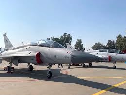 Vuelos baratos por chile y sudamérica con aviones nuevos. Pakistan Air Force Inducts Dual Seat Jf 17 Jets Pakistan Gulf News