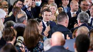 Emmanuel macron souhaite repousser l'âge de départ à la retraite à 65 ans, confirme gabriel attal. Qjo Kmzyipnacm