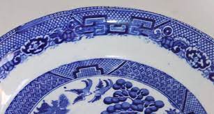 Dating to the 1930's, the front of the plate retains a vibrant blue glaze. Allertons English Blue Willow Set Of Six For Sale At 1stdibs