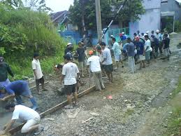 Surat ini cukup simpel namun tetap harus memperhatikan format penulisan maupun kalimat yang tersusun. Contoh Surat Undangan Setengah Resmi Tentang Kerja Bakti