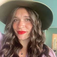 Miranda Thorne's Instagram, Twitter & Facebook