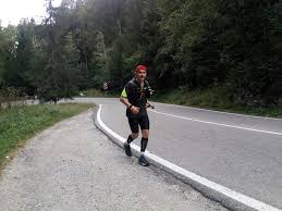 A merge pe jos in fiecare saptamana intre 10 si 20 km reduce acest risc cu 22. PeripeÅ£iile Romanului Care S A IncÄpÄÅ£ant SÄ Traverseze TransfÄgÄrÄsanul Pe Jos 151 De Kilometri In Mai PuÅ£in De 27 De Ore