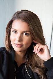 Sara Chafak's Instagram, Twitter & Facebook