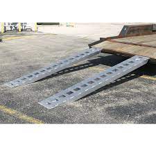 Save on car ramps and trailer ramps from auto accessories garage. Aluminum Hook End Car Trailer Ramps 5 000 Lb Per Axle Capacity Discount Ramps