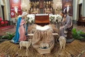 Konser meriah telah dibatalkan, tetapi ibadah natal akan tetap berlangsung di bawah pembatasan virus corona. Dekorasi Natal 2020 Di Gereja Katedral Jakarta Padukan Budaya Lokal Dan Tradisi Kristiani