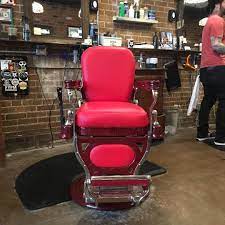 Daddy Got A New Chair Reddestthingonearth Salon De Coiffure Coiffure Salon