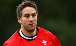 Injury scare for Wales as Ryan Jones sent home with shoulder problem