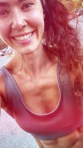 Kim Chartrand's Instagram, Twitter & Facebook