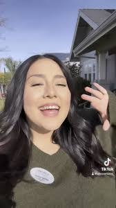 Alicia Parra's Instagram, Twitter & Facebook