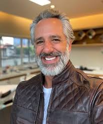 Can someone help identify the airman whose pictures are being used to  catfish women