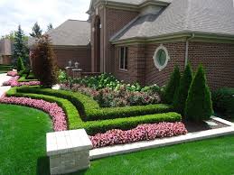 Lovely Landscape Designs For Front Of House Ideas In Landscape Traditional Design Ideas With Front Yard Landscaping Design Home Landscaping Front Yard Design