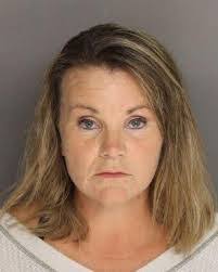 Melissa Roff's Instagram, Twitter & Facebook