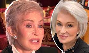 Sharon osbourne caduto in disgrazia, il suo show x factor. Sharon Osbourne Unveils Stylish New Pink Pixie Haircut Daily Mail Online