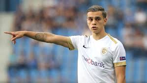 Fifa series and all fifa assets are property of ea sports. Berater Enthullt Bvb Beobachtet Genks Leandro Trossard German Site