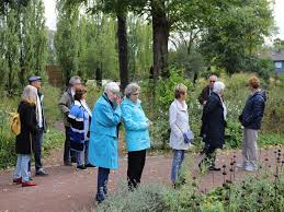 Mal erfreuen seit samstag fuchsien die besucher des botanischen gartens in hamborn. Wo Die Zitronenbaume Uberwintern Mit Reinhold Adrian Durch Den Botanischen Garten Hamborn 2020 Produisburg E V