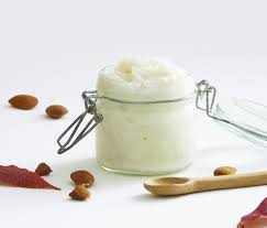 Diy Beaute Un Baume Doudou A La Vanille Black Confetti Diy Beaute Creme Hydratante Corps Cremes Pour Les Mains Maison