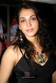 Isha Koppikar Image Gallery Picture # 7026