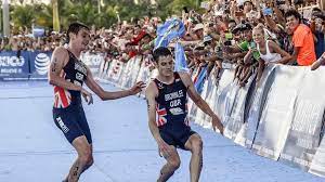 Alistair edward brownlee, mbe (born 23 april 1988) is a british triathlete. Triathlon Alistair Brownlee Schleppt Bruder Jonathan Ins Ziel