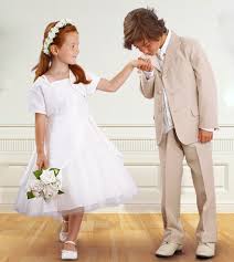 Plus de 100 professionnels du mariage proposent dans un espace de 2500m² les dernières tendances, nouveautés, un grand choix de services. Tati Mariage Queen For A Day