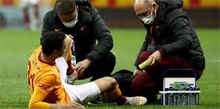 مثلما كان معدل تهديفي لا يقل عن 30 هدفا في الموسم. Ø¥ØµØ§Ø¨Ø© Ø§Ù„Ù„Ø§Ø¹Ø¨ Ù…ØµØ·ÙÙ‰ Ù…Ø­Ù…Ø¯ ÙÙŠ Ù…Ø¨Ø§Ø±Ø§Ø© Ø¬Ø§Ù„Ø§ØªØ§ Ø³Ø±Ø§ÙŠ ÙˆØ¨Ø´ÙƒØªØ§Ø´ Ø¬Ø±ÙŠØ¯Ø© Ø¹Ø§Ù„Ù… Ø§Ù„Ù†Ø¬ÙˆÙ…