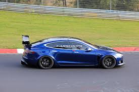 It was even previewed in prototype form at the roadster's unveiling back in november 2017. Tesla S Model S Plaid Prototype Has Sprouted A Massive Rear Wing Carscoops