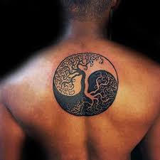 Tatouage arbre de vie avec plusieurs exemplaires peu différents l'un de l'autre, non communs en totalité. 98 Tatouages De L Arbre De Vie Dessins Et Signification