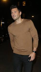 Love Island S Lucie Caught Snogging Dumped Islander At Itv Summer Party In 2020 Love Island Love Island Couples Just Friends