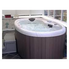 Lodge+ è una spa idromassaggio jacuzzi® dedicata ai villaggi turistici, agriturismi, campings & glampings, hotels: Duet Fenland Hot Tub Centre
