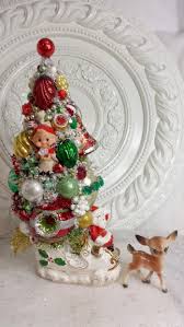 Check out christmas ornaments, photo ornaments, glass ornaments and craft kits! Vintage Christmas Christmas Ornaments Christmas Charms Holiday Charms Santa Sleighs Christmas Tree Ornaments Ornaments Accents Home Living Delage Com Br